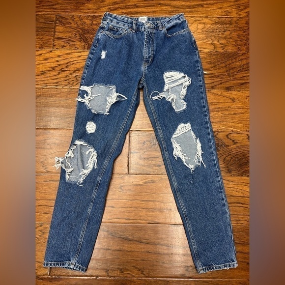 BDG High-Waisted Mom Jean – Distressed - Picture 3 of 9